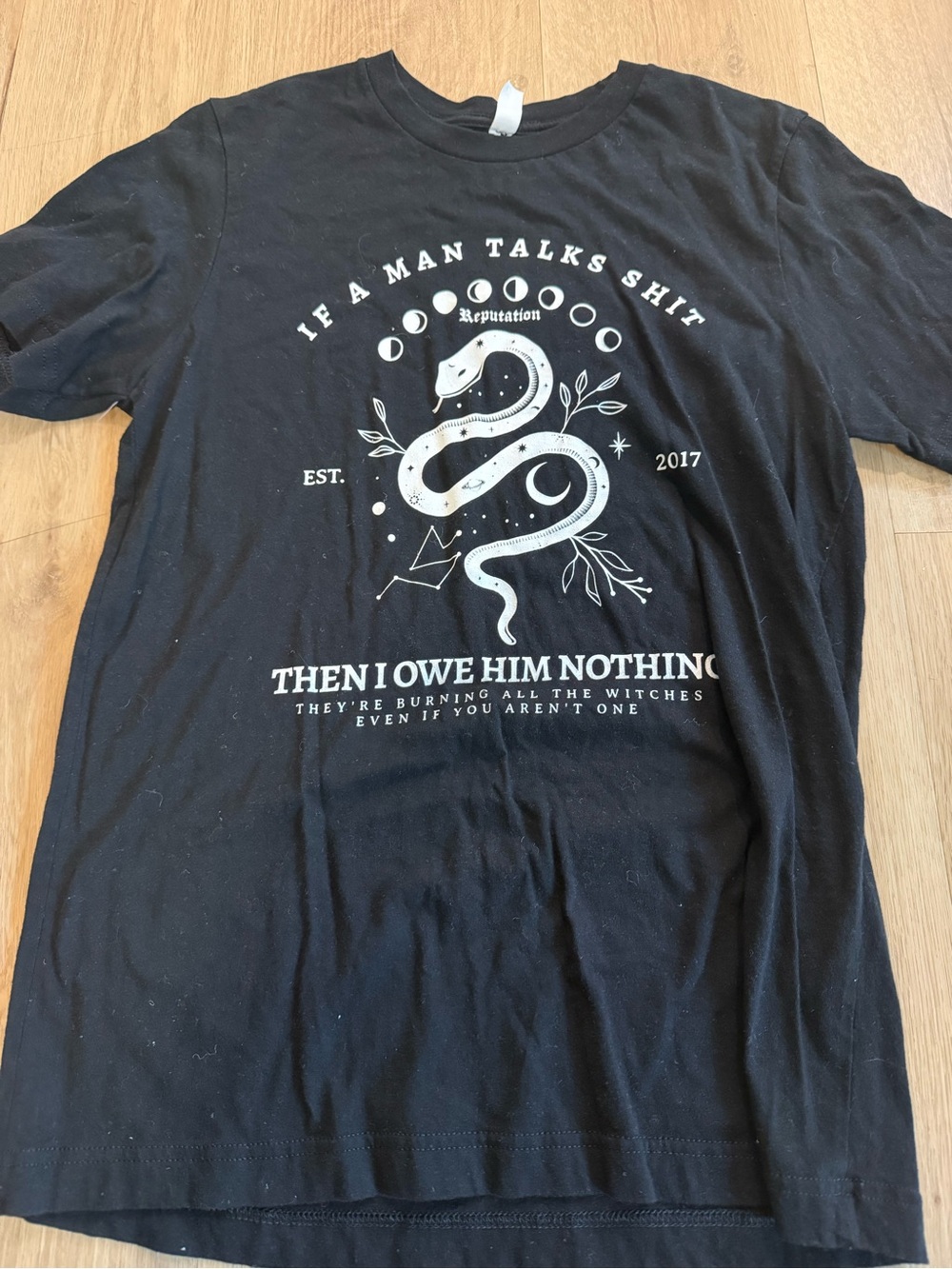 Swift Reputation tour Black Snake Graphic Reptile T-Shirt - Adult small